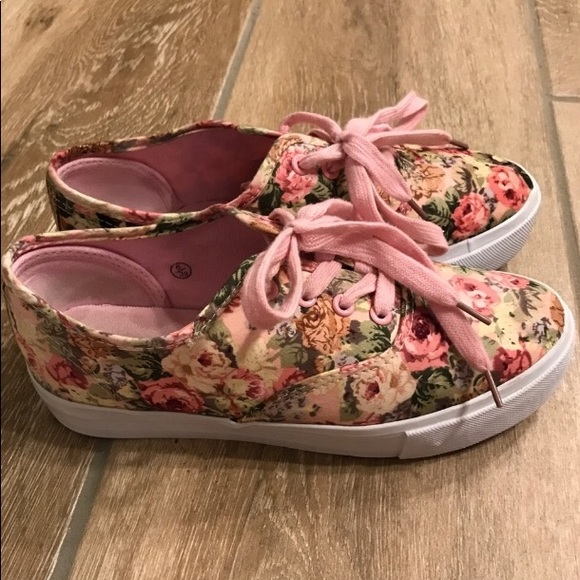 ASOS PARK LANE PUNK FLORAL PLATFORM SHOES. - Picture 2 of 5